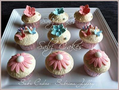 Ivory cupcakes - Cake by SabzCakes