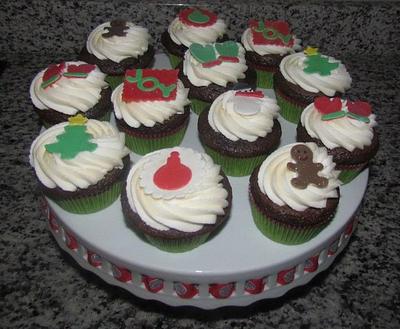 Christmas Cupcakes - Cake by Jaybugs_Sweet_Shop