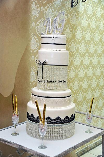 Black & White Wedding Cake - Cake by pahuljaa
