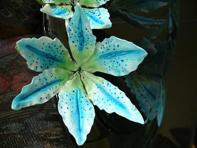 Special Project - 1st attempt at wired flowers (Blue Stargazer Lilies) - Cake by Crystal Davis