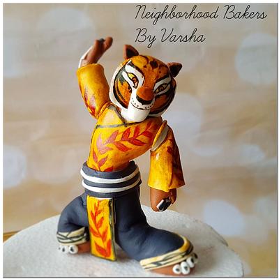 Tigeress figurine  - Cake by Varsha Bhargava
