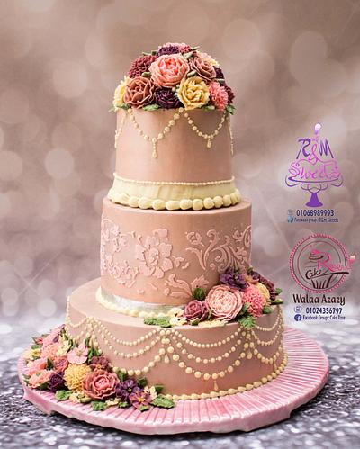 Floral buttercream cake - Cake by Emy Lotfy 