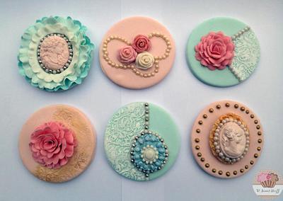 Romantic Vintage Cupcake Toppers - Cake by dsweetstuff