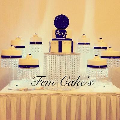 Black roses  - Cake by Fem Cakes