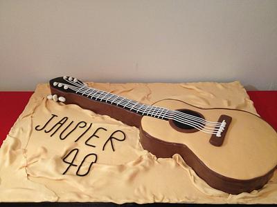 Guitar cake - Cake by El món dolç de Claudia