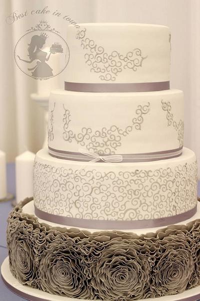 Wedding Ruflles Cake  - Cake by Manuela Penaguião