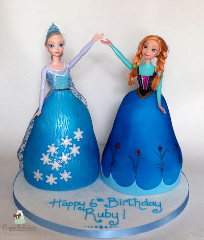 Frozens Elsa & Anna - Cake by Cupcakelicious