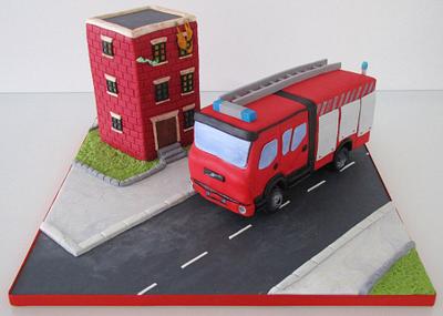 Fire truck - Cake by milcoresmilsabores