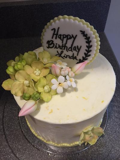 Hydrangeas and buds - Cake by Sweet Owl Custom Cakes