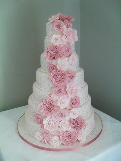 Biggest yet ! - Cake by Marie 2 U Cakes  on Facebook