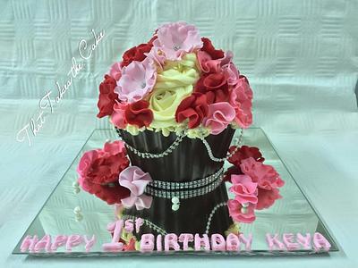 Giant cupcake 1st birthday - Cake by Tasneem Latif (That Takes the Cake)