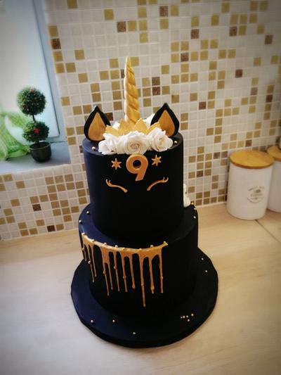 Unicorn black, gold and white - Cake by Mira's cake