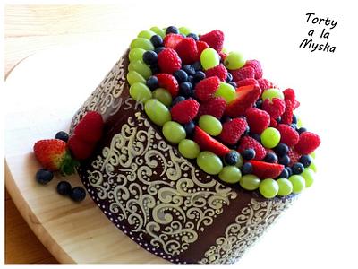 fruit passion with white chocolate stencil - Cake by Myska