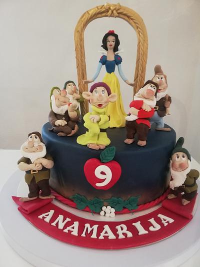 Snow white and 7 dwarfs - Cake by TORTESANJAVISEGRAD
