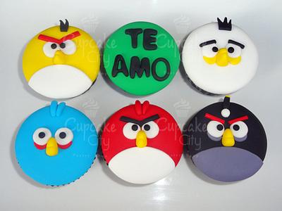 Angry birds Cupcakes - Cake by CupcakeCity