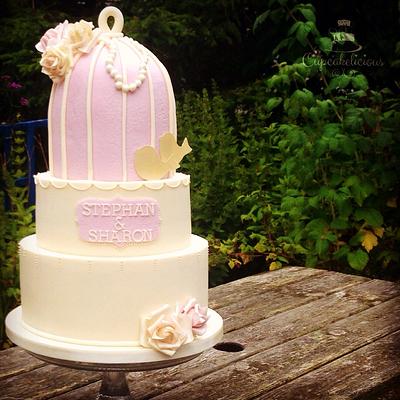 Vintage birdcage wedding cake - Cake by Cupcakelicious