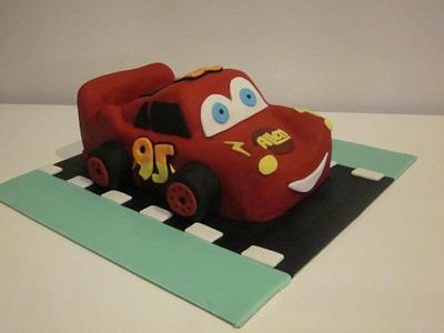 Lightening Mcqueen - Cake by CupcakeObsession