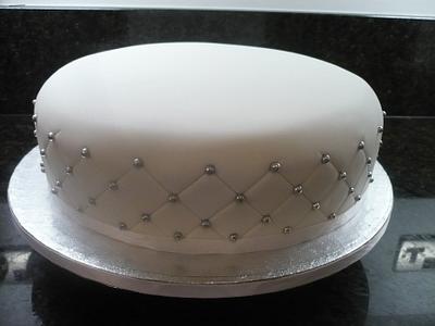 10" Round Fruit cake - Cake by Debbie