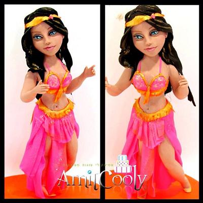 Belly dancer Freehand sculpting - Cake by Nili Limor 
