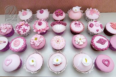 Vintage Chic cupcakes - Cake by UNIQUE CAKES, by Yevnig