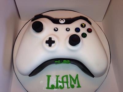 Xbox controller cake - Cake by Crazysprinkles