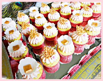 Mini Royal Cupcakes - Cake by Princess of Persia