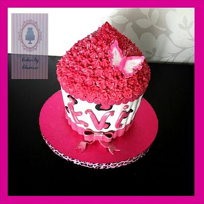 Giant cupcake / Smash cake - Cake by Take a Bite