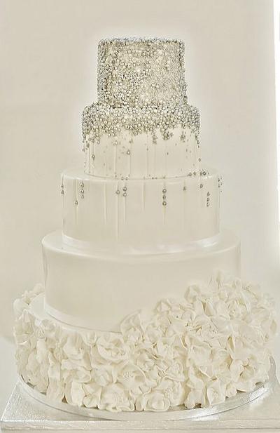 White/silver wedding cake - Cake by Sannas tårtor