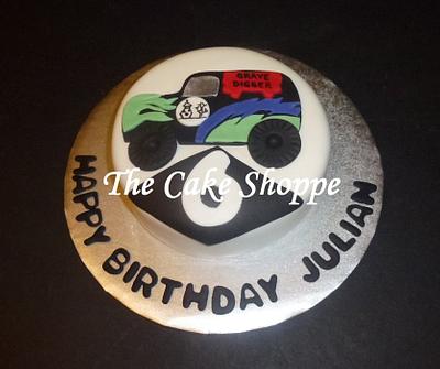 Grave Digger monster truck cake - Cake by THE CAKE SHOPPE