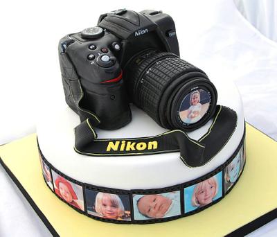 NIKON CAMERA CAKE  - Cake by Calli Creations