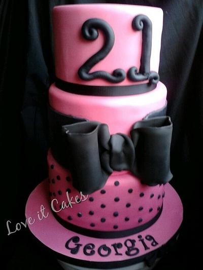 pink & black 21st Georgia - Cake by Love it cakes