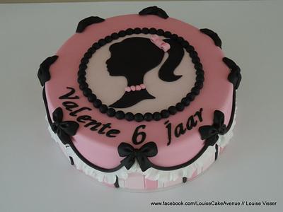 Silhouette - Cake by Louise