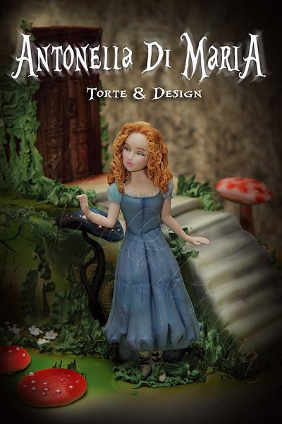 Alice in Wonderland 3 - Cake by Antonella Di Maria