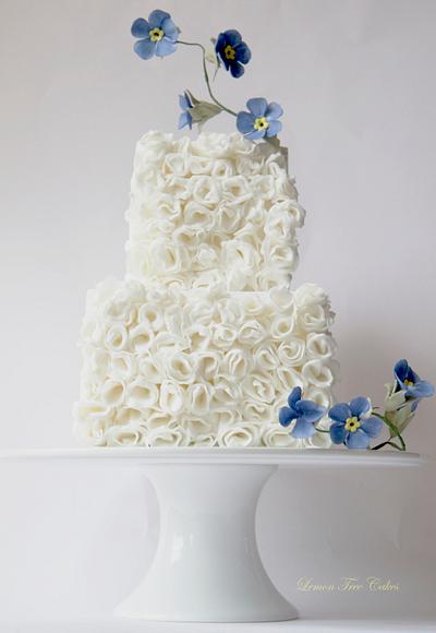 Rossettes and Forget me nots - Cake by pamz
