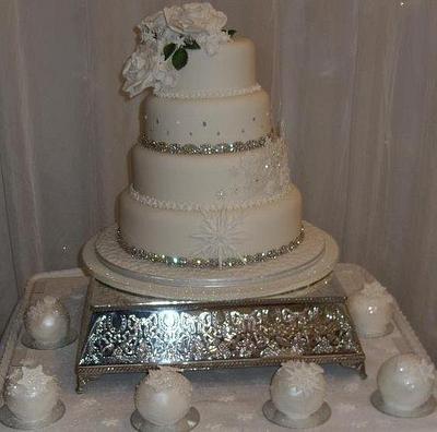Winter Wedding Cake x - Cake by cupcake67