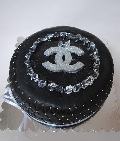 Black Channel with diamonds - Cake by Torte Sweet Nina