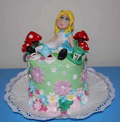 Alice in Wonderland - Cake by Maribel Silva
