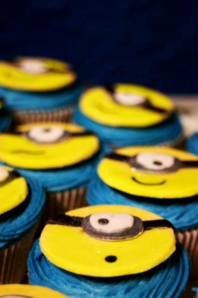 Minion cupcakes - Cake by Tee