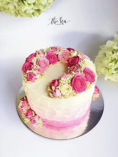 Rose Crescent  - Cake by The KU Cakery
