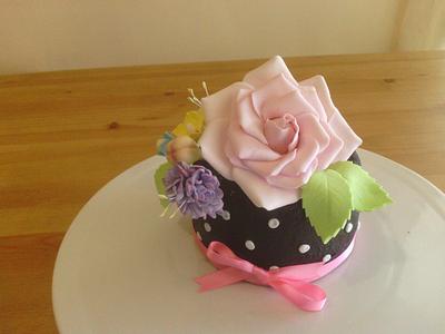 A mini cake  - Cake by Bistra Dean 