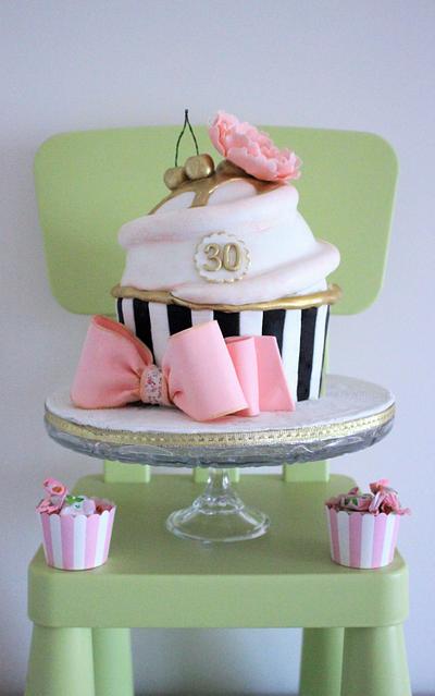 Giant Cupcake Cake - Cake by Eleonora Nestorova