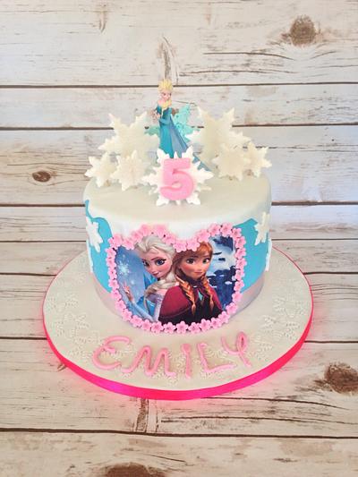 All Frozen over - Cake by Lindsays Cupcakes 