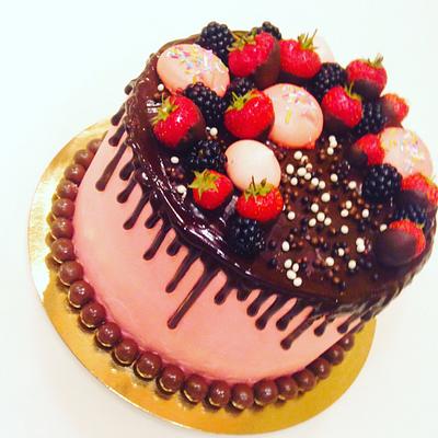 Pink drip cake - Cake by Eliana