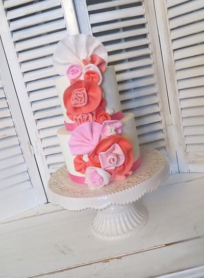 white with pink flowers - Cake by momma24