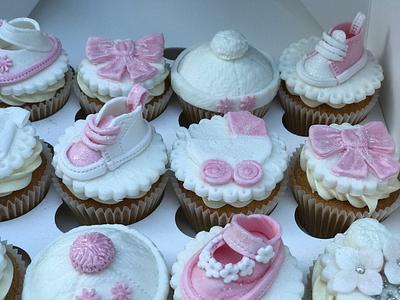 Baby girl cupcakes - Cake by Gelly Bean 