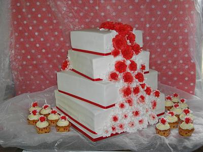 Red rose cascade - Cake by Mandy
