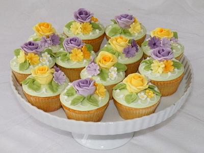 Flowers Cupcakes - Cake by CakeHeaven by Marlene