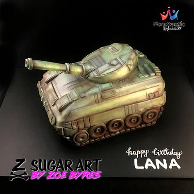 Tank  - Cake by Zoe Byres