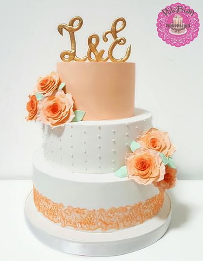 Salmon roses wedding cake - Cake by MileBian