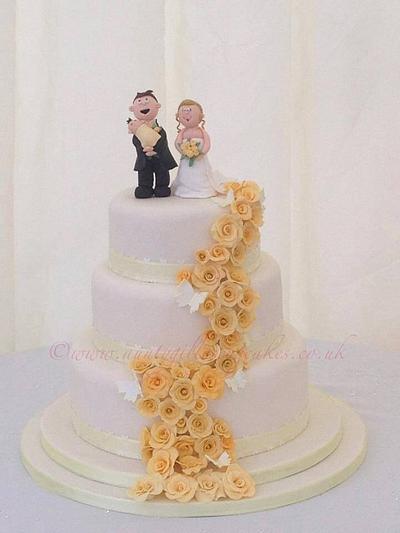 Wedding Cake - Cake by Gill Earle